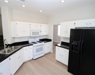 9450 Spellman Court - Photo Thumbnail 8