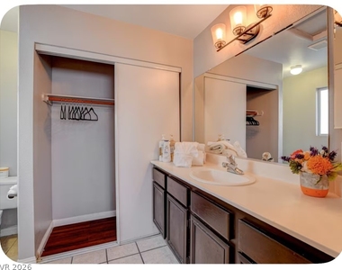 5422 Indigo Hills Street - Photo Thumbnail 12