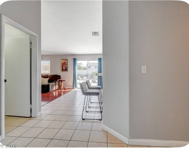 5422 Indigo Hills Street - Photo Thumbnail 10