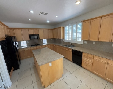 9412 Forest Edge Avenue - Photo Thumbnail 1