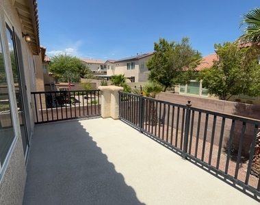 9412 Forest Edge Avenue - Photo Thumbnail 4