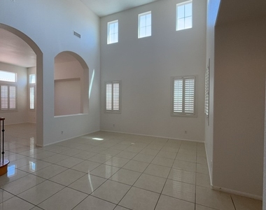 9412 Forest Edge Avenue - Photo Thumbnail 7