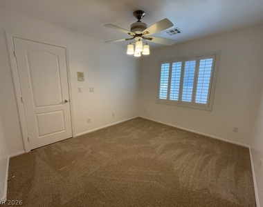 9412 Forest Edge Avenue - Photo Thumbnail 6