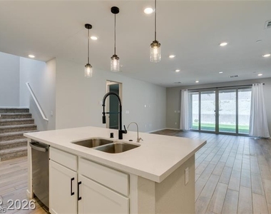 109 Medianoche Street - Photo Thumbnail 26