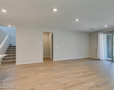 109 Medianoche Street - Photo Thumbnail 9