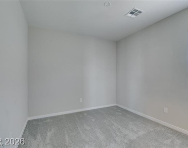 109 Medianoche Street - Photo Thumbnail 34