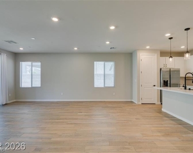 109 Medianoche Street - Photo Thumbnail 10