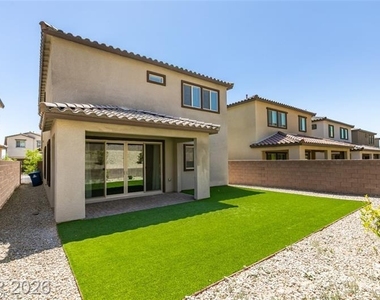 109 Medianoche Street - Photo Thumbnail 46