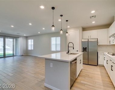 109 Medianoche Street - Photo Thumbnail 25