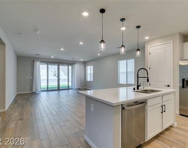 109 Medianoche Street - Photo Thumbnail 5