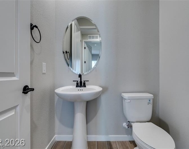 109 Medianoche Street - Photo Thumbnail 27