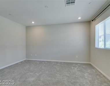 109 Medianoche Street - Photo Thumbnail 38