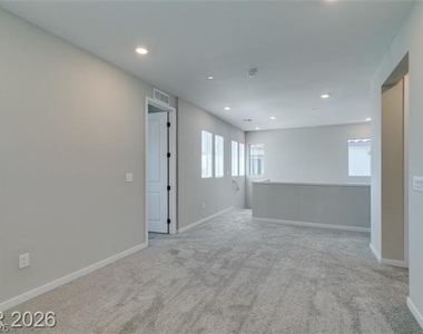 109 Medianoche Street - Photo Thumbnail 32