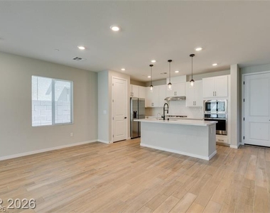 109 Medianoche Street - Photo Thumbnail 19