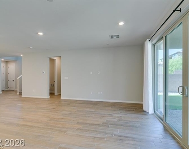 109 Medianoche Street - Photo Thumbnail 18