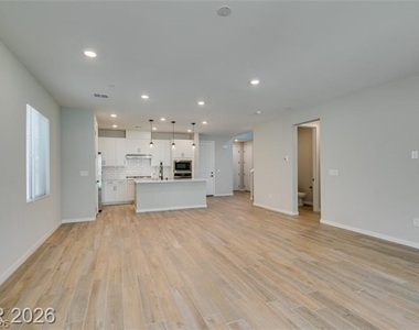 109 Medianoche Street - Photo Thumbnail 17