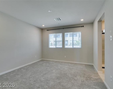 109 Medianoche Street - Photo Thumbnail 36