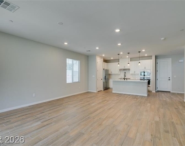 109 Medianoche Street - Photo Thumbnail 15