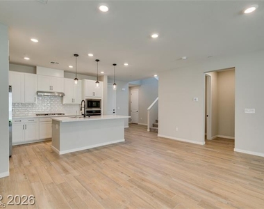 109 Medianoche Street - Photo Thumbnail 20