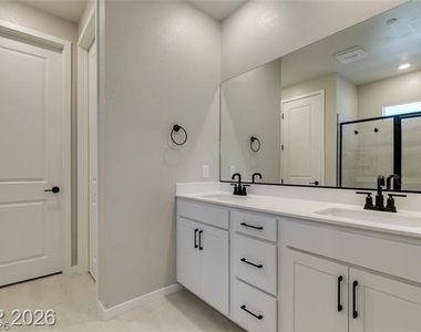 109 Medianoche Street - Photo Thumbnail 40