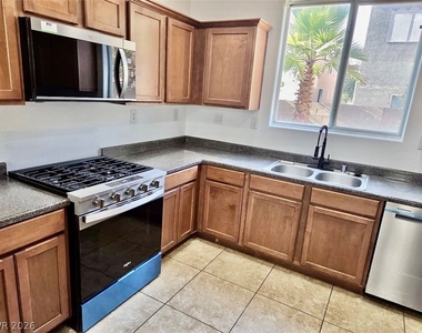 8971 Lily Touchstone Court - Photo Thumbnail 5