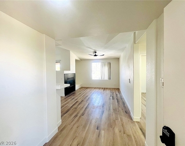 912 Duckhorn Court - Photo Thumbnail 4