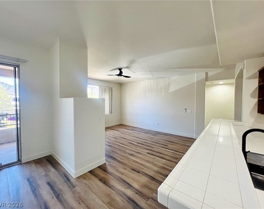 912 Duckhorn Court - Photo Thumbnail 5