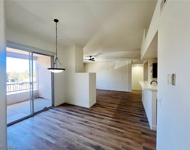 912 Duckhorn Court - Photo Thumbnail 9