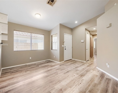 5900 Round Castle Street - Photo Thumbnail 5