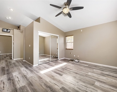 5900 Round Castle Street - Photo Thumbnail 13