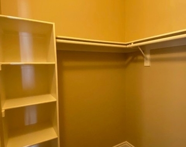 3975 N Hualapai Way - Photo Thumbnail 19