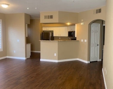 3975 N Hualapai Way - Photo Thumbnail 2