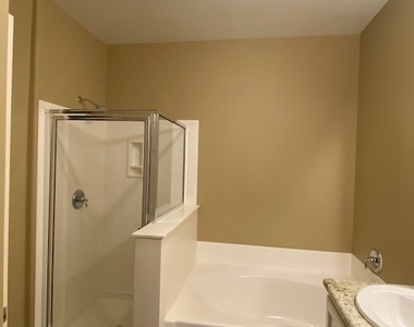 3975 N Hualapai Way - Photo Thumbnail 22
