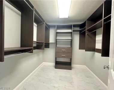5937 Gordon Creek Avenue - Photo Thumbnail 17