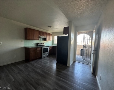 3567 Arville Street - Photo Thumbnail 8