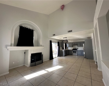 8275 Cedar Leaf Drive - Photo Thumbnail 4