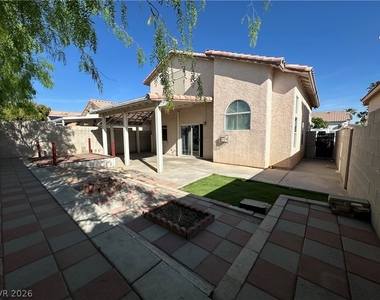8275 Cedar Leaf Drive - Photo Thumbnail 24