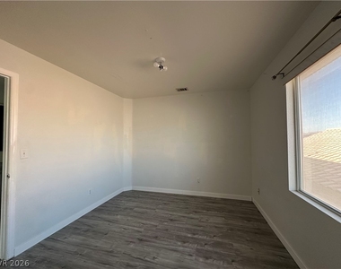 8275 Cedar Leaf Drive - Photo Thumbnail 17