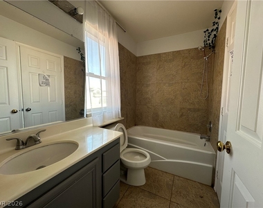 8275 Cedar Leaf Drive - Photo Thumbnail 16