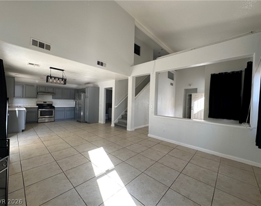8275 Cedar Leaf Drive - Photo Thumbnail 5