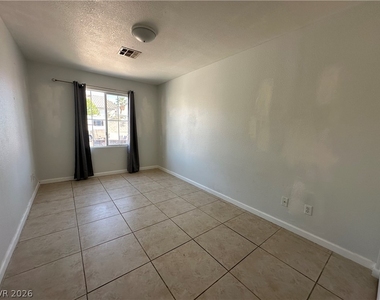 8275 Cedar Leaf Drive - Photo Thumbnail 13