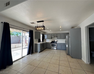 8275 Cedar Leaf Drive - Photo Thumbnail 6