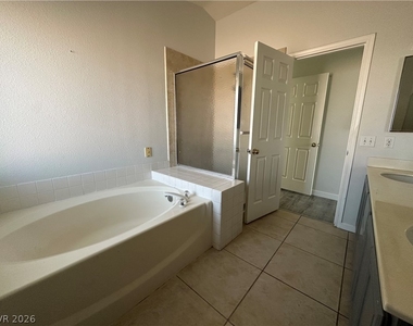 8275 Cedar Leaf Drive - Photo Thumbnail 22