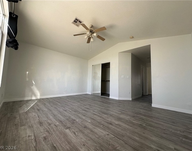 8275 Cedar Leaf Drive - Photo Thumbnail 19