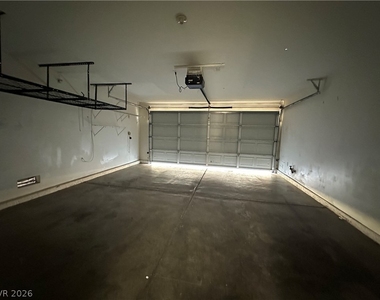 8275 Cedar Leaf Drive - Photo Thumbnail 12