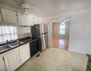 700 W Kimberly Avenue - Photo Thumbnail 7