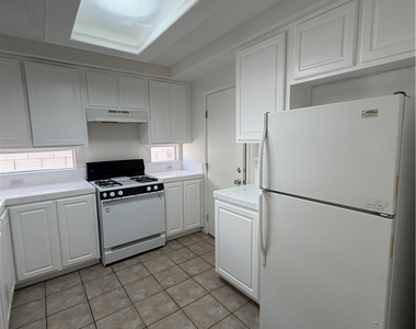 10200 Moth Orchid Court - Photo Thumbnail 18