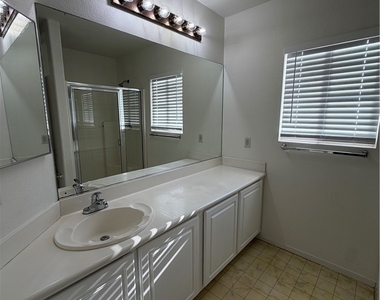 10200 Moth Orchid Court - Photo Thumbnail 31