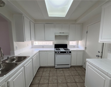 10200 Moth Orchid Court - Photo Thumbnail 19