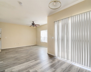 7255 W Sunset Road - Photo Thumbnail 4